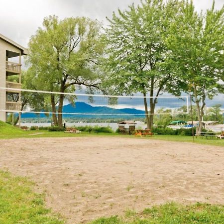 Magog Waterfront Condo Exterior photo