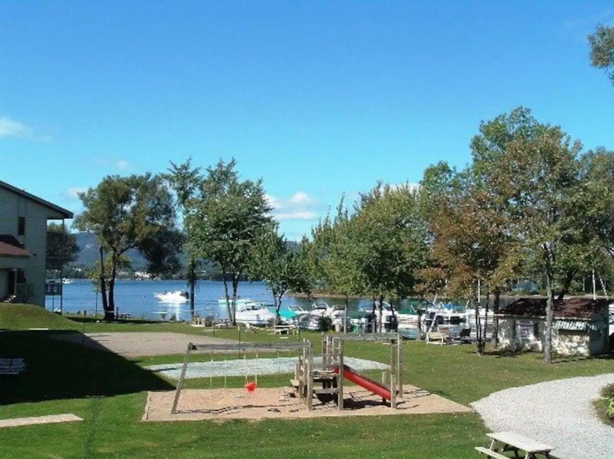 Magog Waterfront Condo Exterior photo