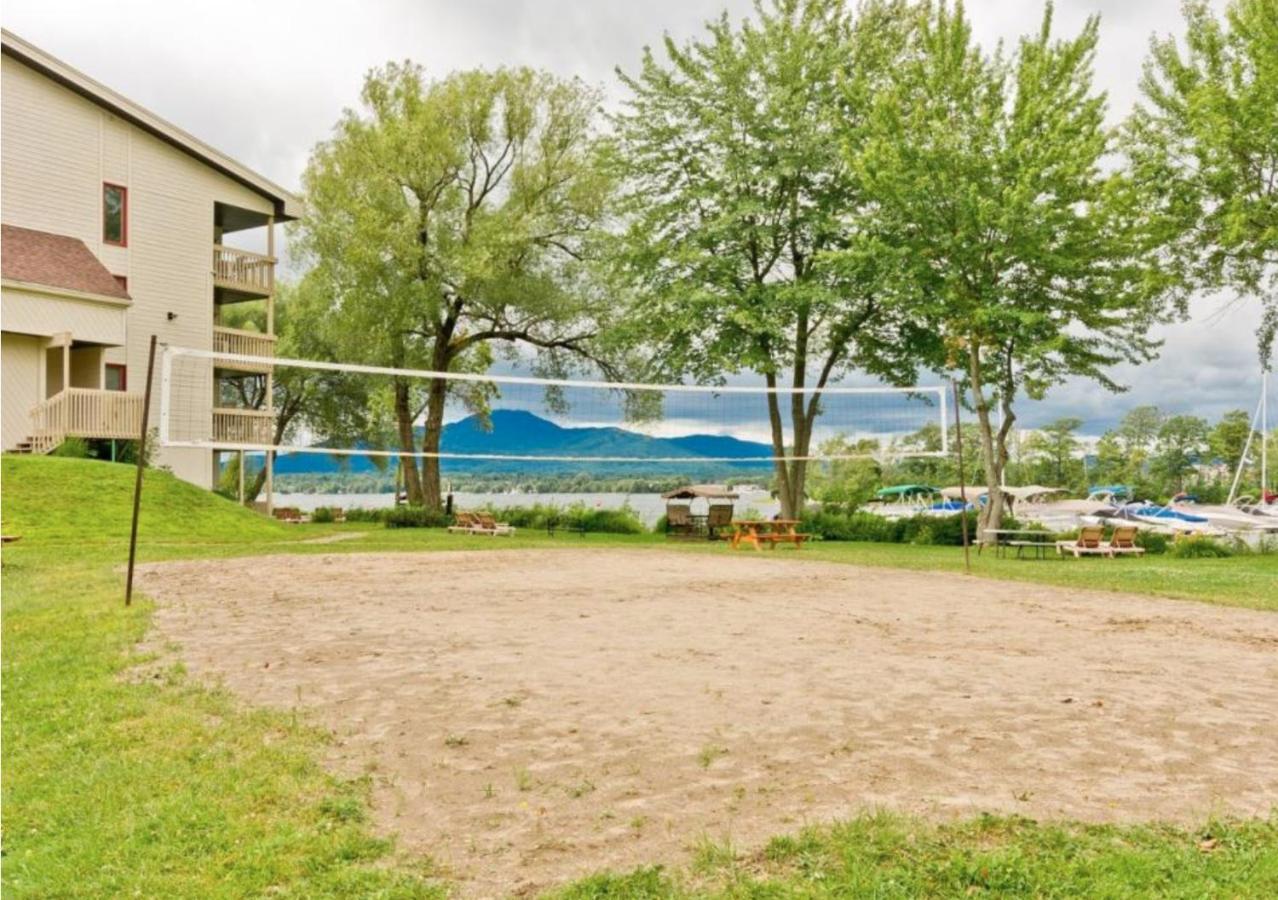 Magog Waterfront Condo Exterior photo