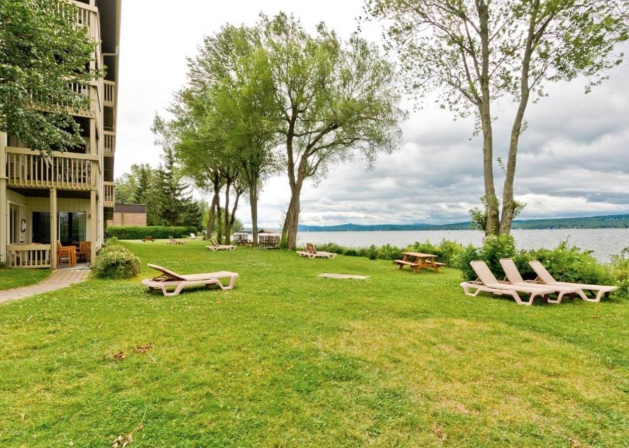 Magog Waterfront Condo Exterior photo